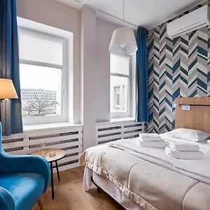Traffic Stare Hotel