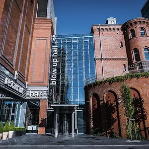 5* Hotel Blow Up Hall 5050